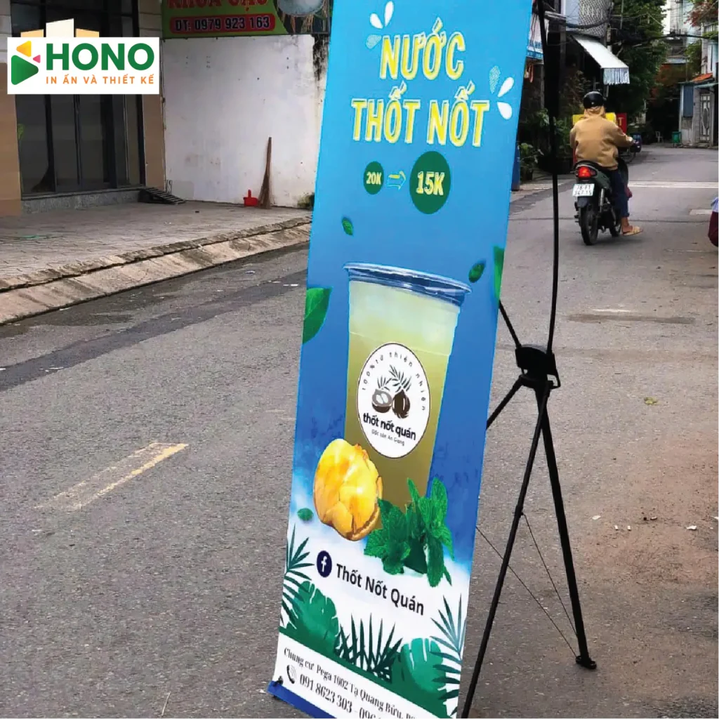 Standee chân X quảng cáo nước thốt nốt thiết kế trẻ trung trưng bày tại điểm bán hàng